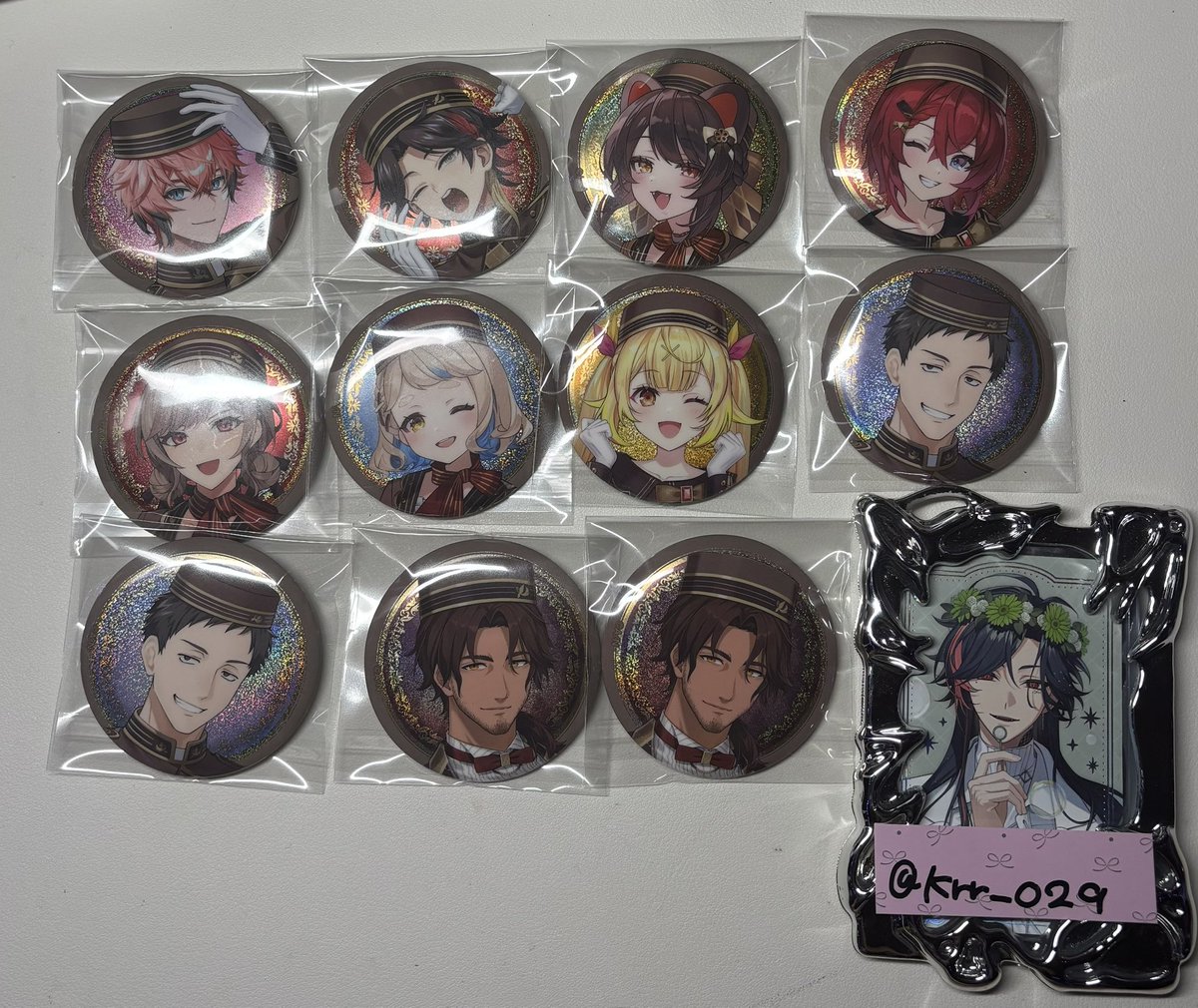 krr_029's tweet photo. 【交換・譲渡】にじさんじ ビスケット 缶バッジ

譲 画像1

求 画像２or 300円+送料  (交換優先)

郵送のみの交換とさせていただきます୨୧ 
本当に二枚目の方を激求めているので検索からでもお気軽にお声がけください✦.* https://t.co/FdKKBjpg1n