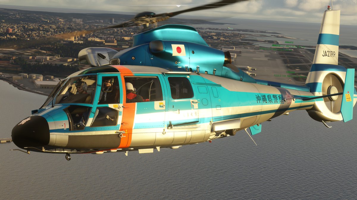 STheliBK117's tweet photo. 沖縄県警察航空隊AS365N2ドーファン JA21RPカラー（NullPさん作）でレスキューミッション
釣り中に沖に流された想定で吊り上救助です
しかし沖縄基地ありすぎて飛ぶのに苦労しますね😂
#MSFS2024 https://t.co/FkBNuABS1m