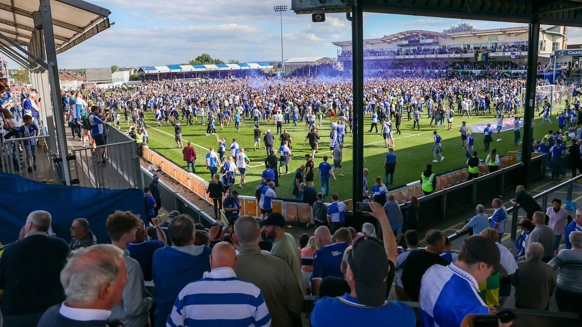 nocontextfm1's tweet photo. Average fourth-tier attendance in 2025/26:

🏴󠁧󠁢󠁥󠁮󠁧󠁿 England - 5,523
🇩🇪 Germany - 1,725
🇫🇷 France - 944
🇮🇹 Italy - 700
🇪🇸 Spain - 330

Just want to show how ridiculous English lower league sport is compared to the rest... 🤯😂 https://t.co/CkmmsELrvj