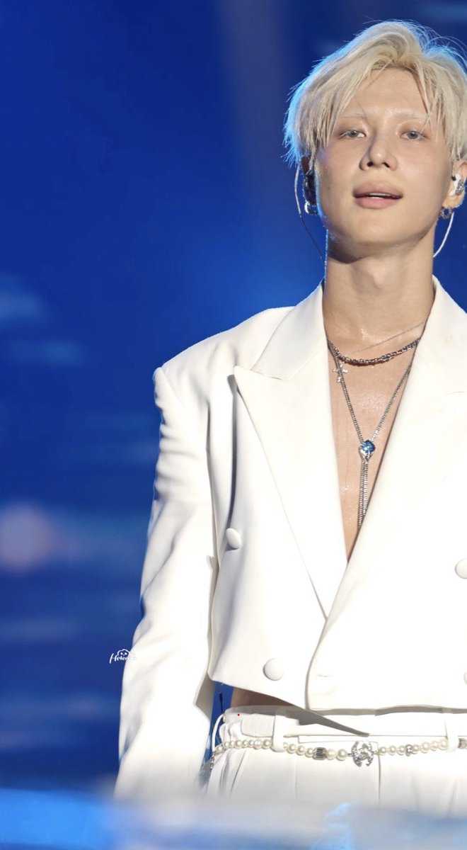 taelena6v6's tweet photo. 언제나 사람을 설레게 하는 방법이 백만 가지나 있어

#태민 #TAEMIN #テミン #泰民 https://t.co/lPu4zl1T6b