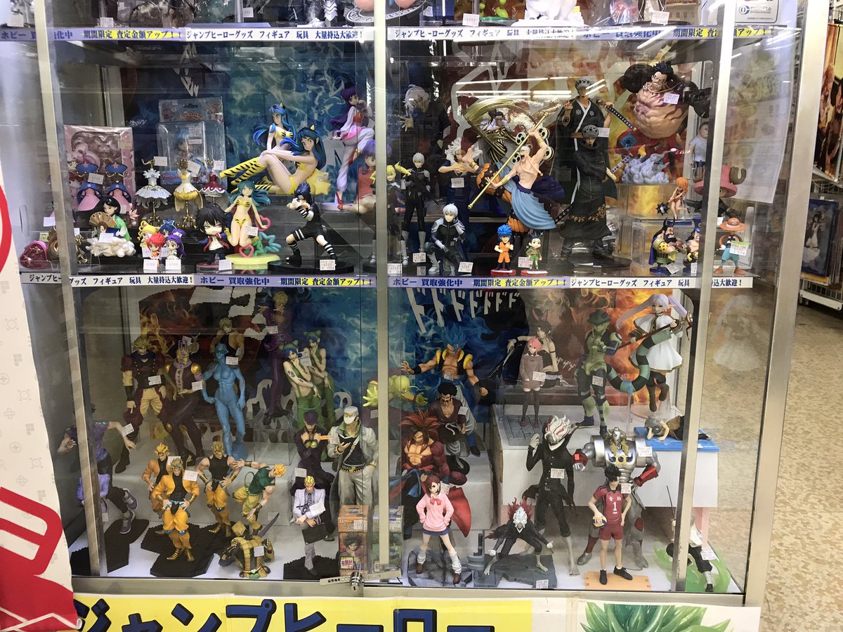junkdoh's tweet photo. ジャンプショーケース模様替えしました🌷
メーカーフィギュアも入荷してるのでお客様のご来店お待ちしております！
＃福山市　＃府中市　＃ホビー https://t.co/B1aW1F9aJJ