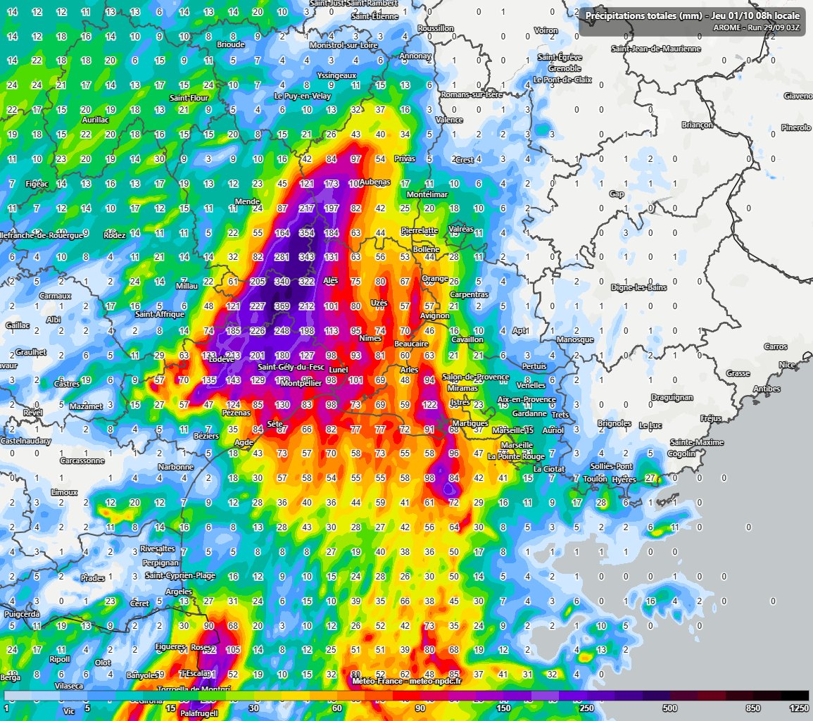 ExtremeMeteo's tweet photo. Episode cévenol et méditerranéen "significatif" à venir avec des conséquences non négligeables. Les cumuls de pluie risquent d'être très importants sur les Cévennes, quelques modélisations vont jusqu'à environ 500 mm. 

Risque d'#orages diluviens possiblement stationnaires entre demain après-midi et jeudi matin vers les plaines de l'est de l'Hérault, Gard et ouest Bouches du Rhône.

Crues éclairs, ruissellements, inondations sont à craindre.

Un article Prévi+ complet sera posté dans les prochaines heures.

Source cumuls de pluie : Météo Nord Pas-de Calais