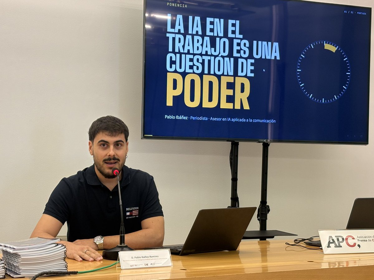 UGTCadiz's tweet photo. 🔴Periodista y asesor IA, Pablo Ibáñez nos habla del poder de la #IA en Jornada #DipuInnovaPlus2026.

🗣️Destaca en su intervención el papel de los sindicatos a la hora de poner límites necesarios ya que "el que controla la herramienta decide quién la sufre y quién se beneficia". https://t.co/tfktfACkPA