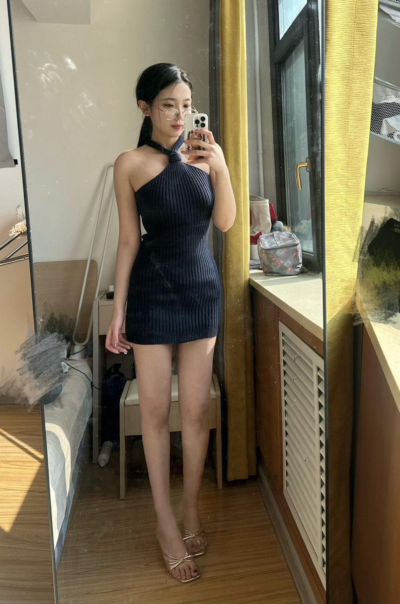 RobinPa1972's tweet photo. 05的女大还会有男孩子喜欢吗。。。 https://t.co/KfWQHGXtb7