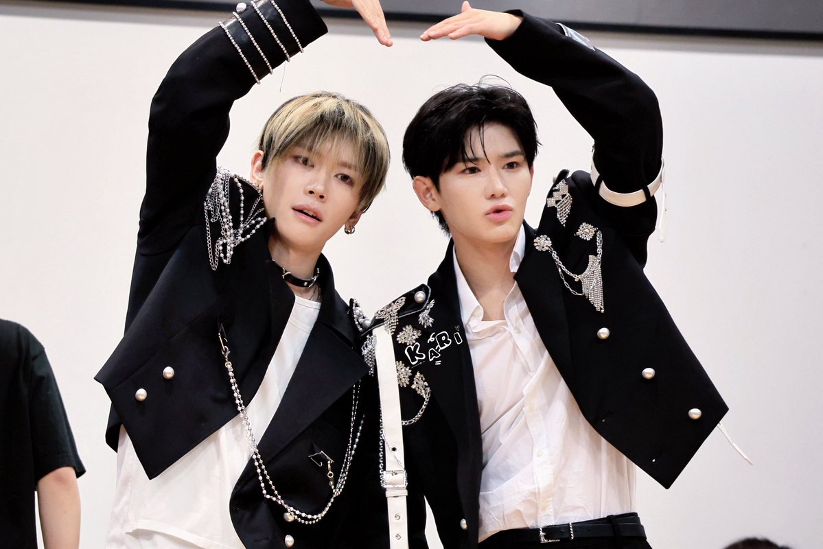 Karicandoit's tweet photo. 260719
#이첸 #YICHEN #イチェン #亦辰   
#모디세이 #MODYSSEY
#린린 #LYNNLYNN #リンリン #林林 https://t.co/D8MyOckx2o