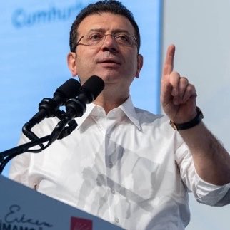 dailyyeni0's tweet photo. Ekrem İmamoğlu 556 gündür tutsak.

Fatma Betül Sayan Kaya 3 gündür serbest. https://t.co/tFcYSzCHdo