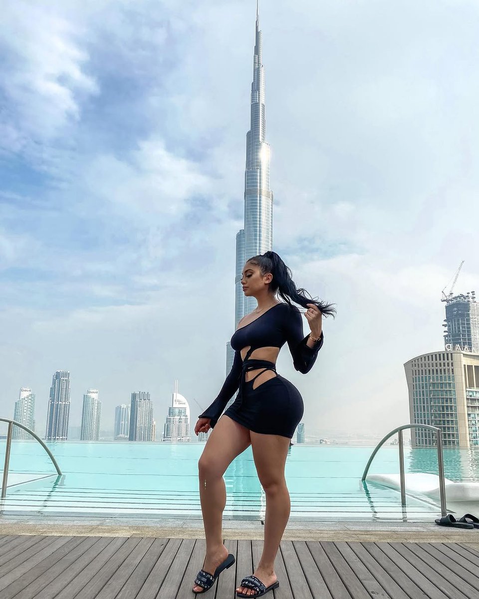 SRamirez44302's tweet photo. 🖤 Spent some time in Dubai. https://t.co/FWEEB34iBI