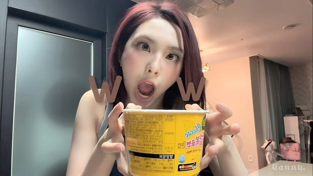 ChqCnny's tweet photo. I'm gonna tell you, this is normal, we already got a lot from this girl🤣

#CHIQUITA #BABYMONSTER https://t.co/AyOYBOoExg