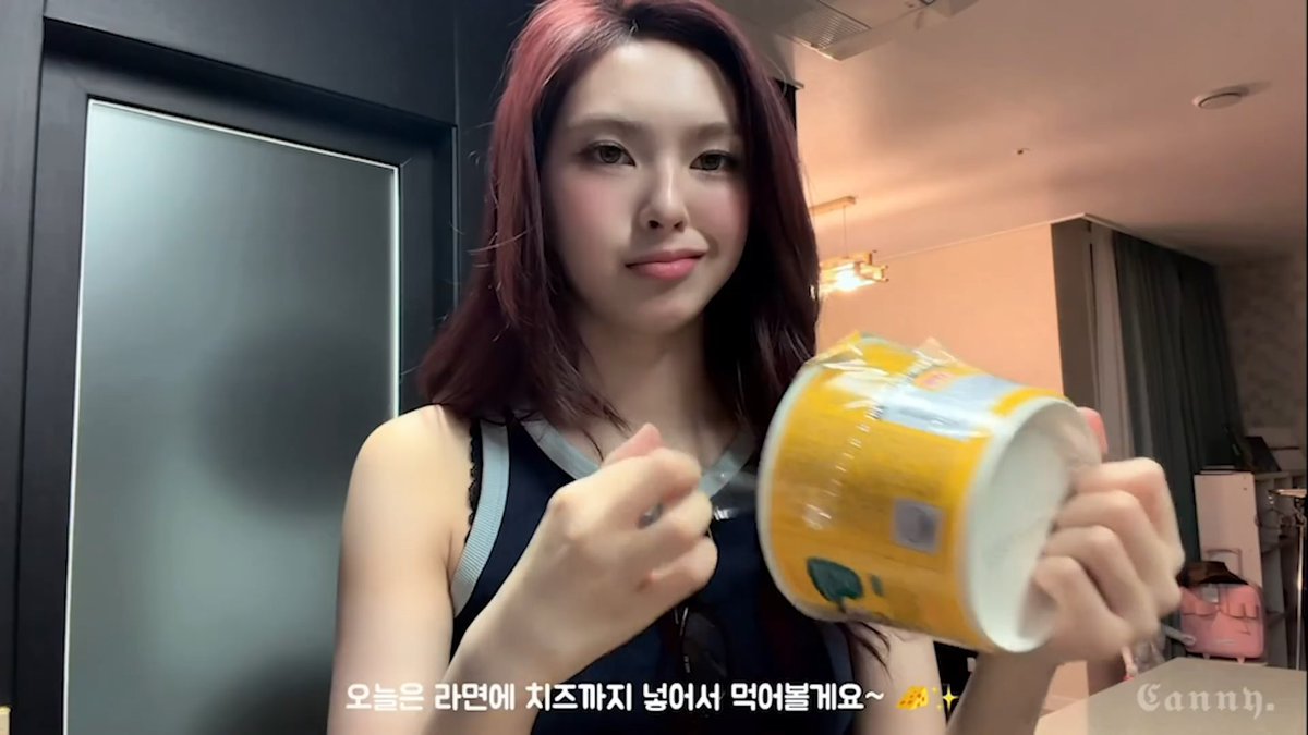 ChqCnny's tweet photo. I'm gonna tell you, this is normal, we already got a lot from this girl🤣

#CHIQUITA #BABYMONSTER https://t.co/AyOYBOoExg