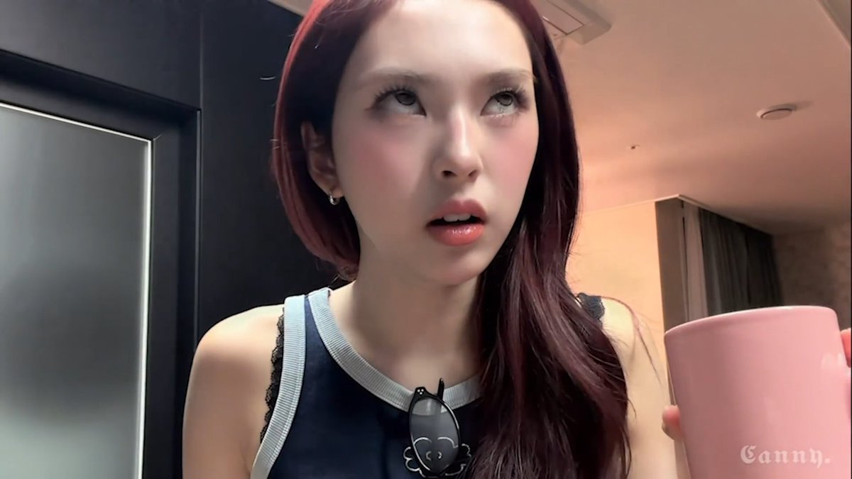 ChqCnny's tweet photo. I'm gonna tell you, this is normal, we already got a lot from this girl🤣

#CHIQUITA #BABYMONSTER https://t.co/AyOYBOoExg