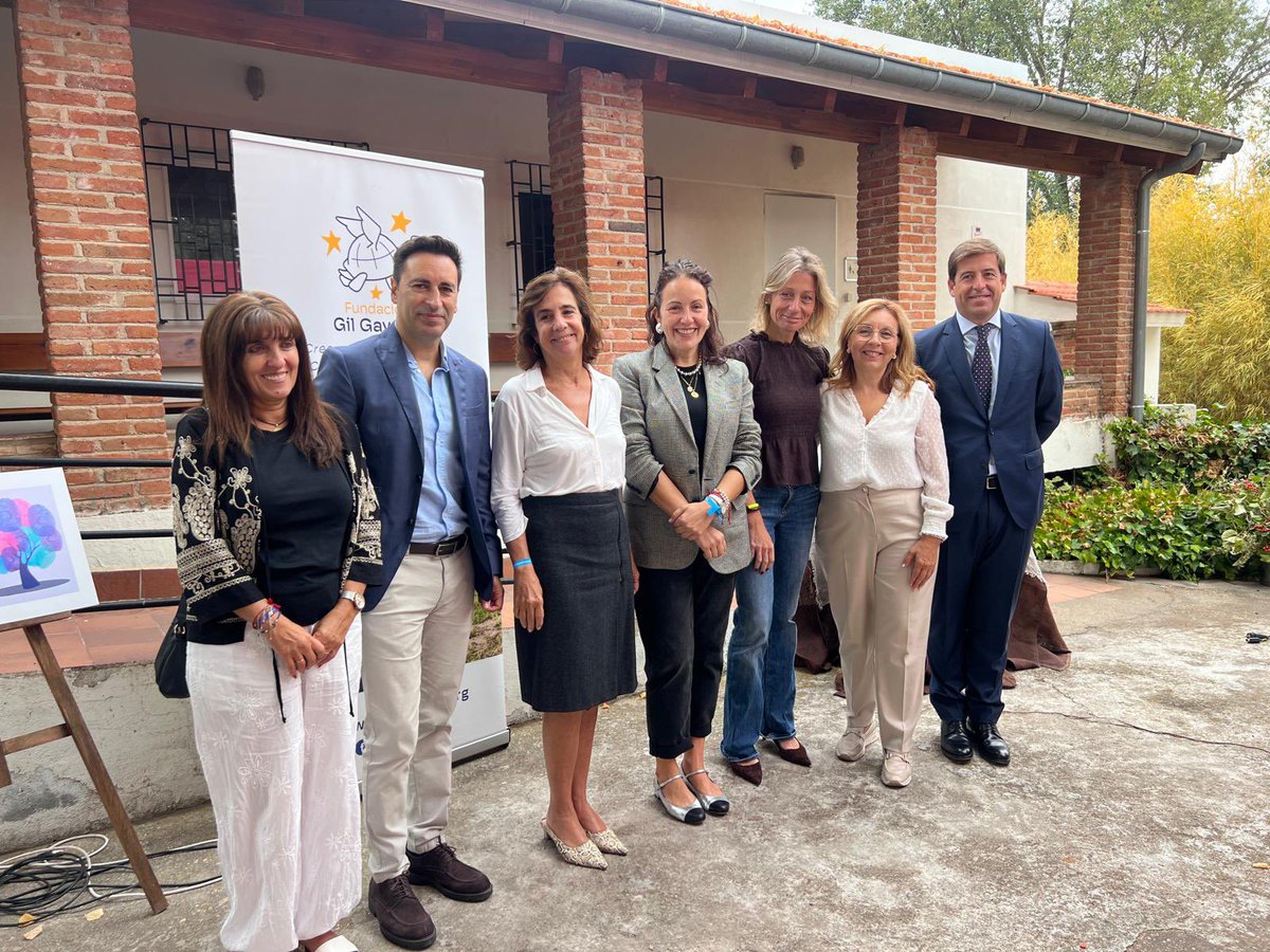 PlenaMadrid's tweet photo. 🏡 La @Fgilgayarre estrena un nuevo Centro de Día en la Granja San José, en San Sebastián de los Reyes.

👉🏽 #TEAcompañamos contará con 12 plazas y ofrecerá apoyos personalizados, especialmente a personas con autismo y grandes necesidades de apoyo.

📸 Hoy hemos participado en su inauguración, celebrando la creación de nuevos recursos que abren oportunidades para avanzar hacia una vida plena.