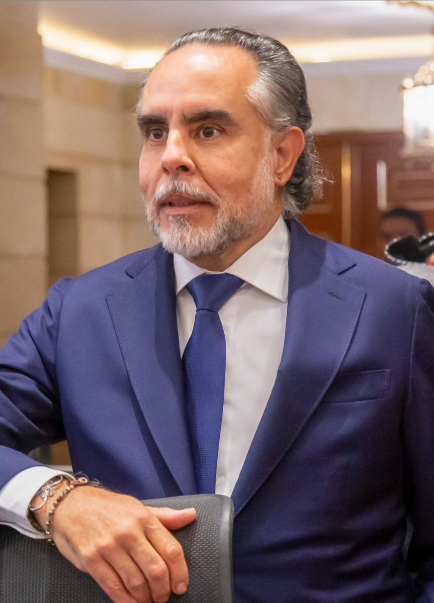 tatoamericano's tweet photo. Comenzó a negociar con el gobierno Norte Americano y yá puso en el radar a Euclides Torres y Martha Peralta por sobornos. Esta rata por no terminar en un calabozo en la Florida lo va a contar todo. https://t.co/78gUZcyZ2d