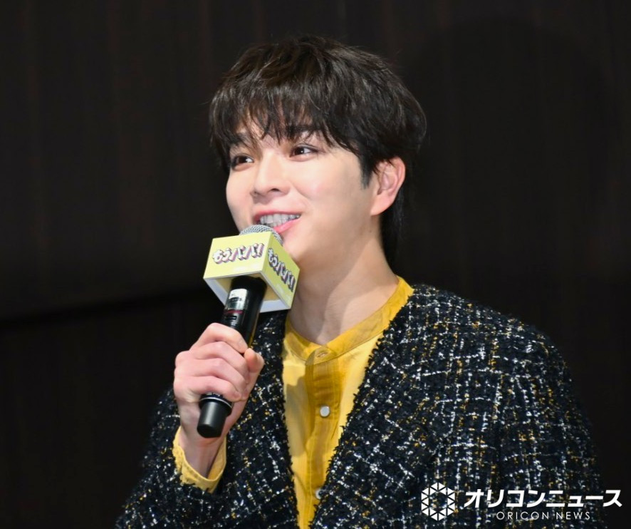 oricon's tweet photo. 塩﨑太智「もう❗️」
M!LKメンバーに不満明かす
⠀
「ご飯を決めるのに30分くらいかかる」
「僕は何でもいいからすぐ食べたい」😠
https://t.co/oRmL4PrEEt
⠀
ドラマ『もうパパ！』制作発表会見
原菜乃華、岩瀬洋志、円井わん、堤真一
⠀
#もうパパ https://t.co/ubhJkVS9vx