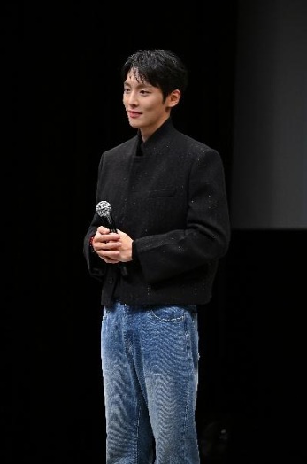Kstyle_news's tweet photo. イ・ギテク、デビュー後初の日本ファンミーティングが大盛況！飾らない素顔と温かさで観客を魅了
https://t.co/gRZ0tEEsT5 https://t.co/ccKcS8U7z8