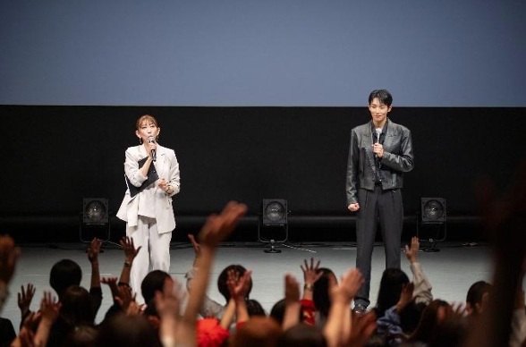 Kstyle_news's tweet photo. イ・ギテク、デビュー後初の日本ファンミーティングが大盛況！飾らない素顔と温かさで観客を魅了
https://t.co/gRZ0tEEsT5 https://t.co/ccKcS8U7z8