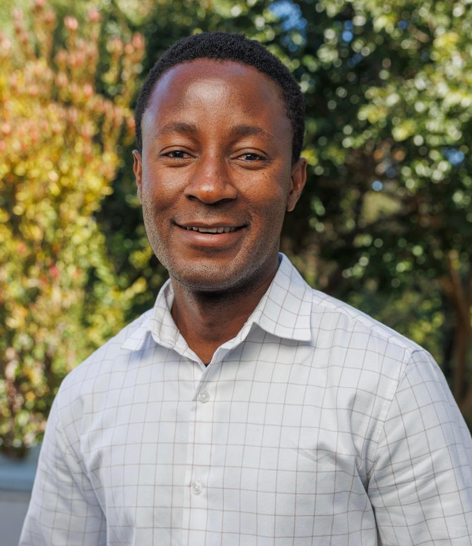 Stell_History's tweet photo. Congratulations to our colleague @ssishuwa for being re-elected last Friday to Council, the highest governing body of @StellenboschUni. He gained a majority vote from permanent academic staff who were invited to elect a member from their ranks for a two-year term. https://t.co/Y3HqFGoyow