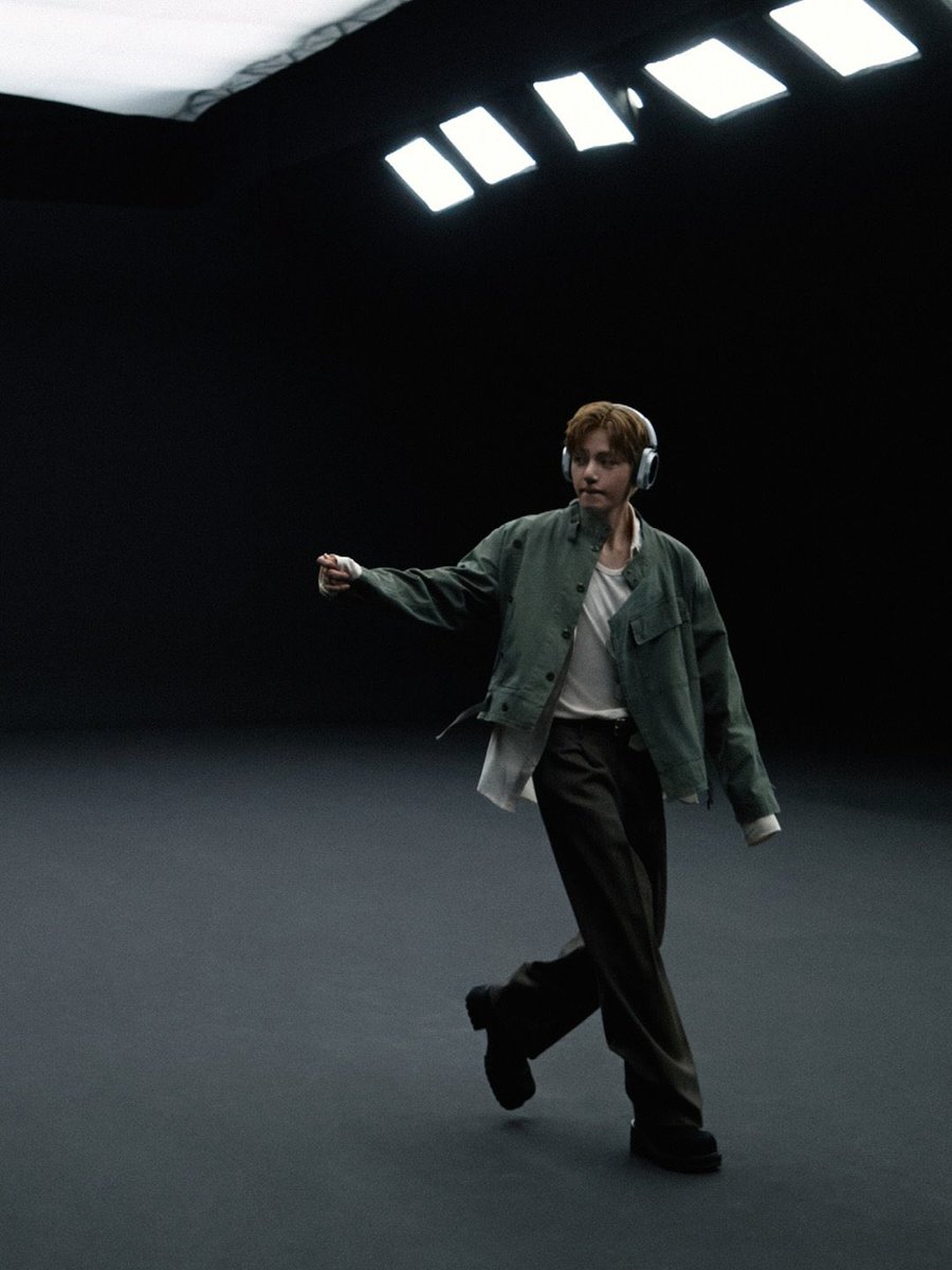 veya4thv's tweet photo. TAEHYUNG ON IG https://t.co/hjMTwBnXED