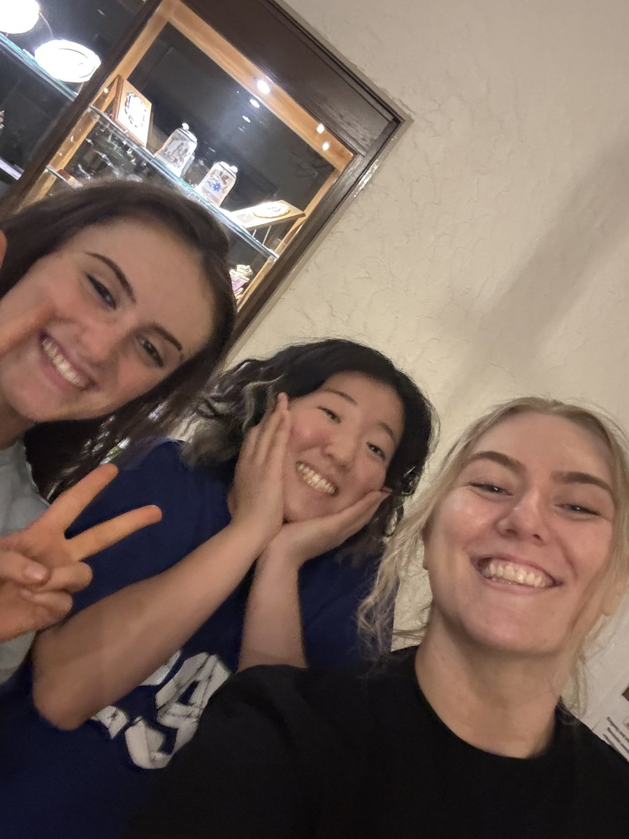 AnitaVaughanHA's tweet photo. ドイツでの今週末のプロレスで、特に嬉しかったことのひとつは、愛海が現地のファンからたくさんの愛を受けているのを見られたこと。

世界中の人たちと繋がることができる愛海の力は、本当にすごいです。

愛海、あなたに出会えて、友達になれて本当に嬉しいです！

フォー！💙 https://t.co/UZUS3L1jxf