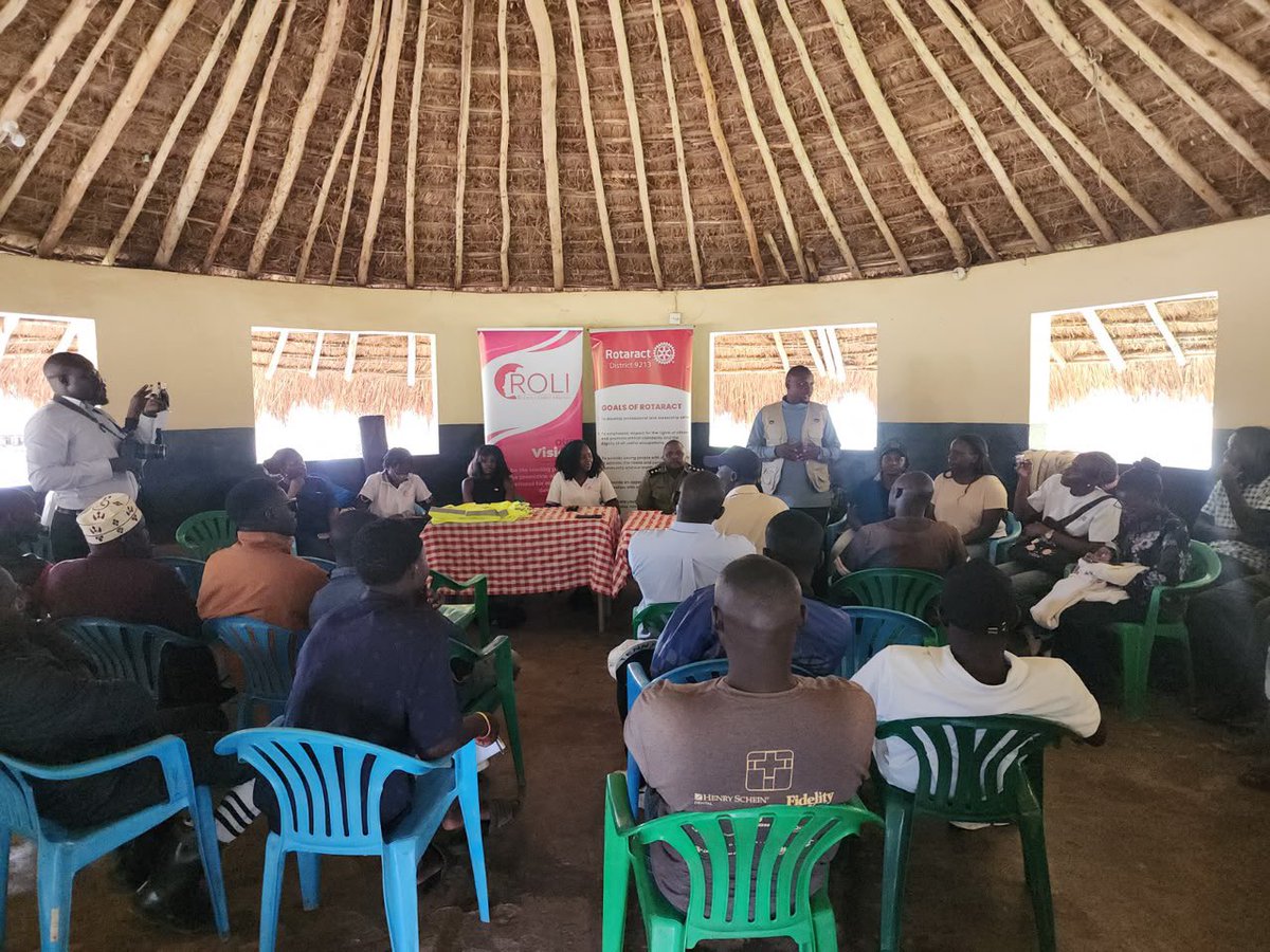 Rolid9213_'s tweet photo. Together with ROLI ,the District Rotaract Representatives ,Traffic officers Arua ,and the boda boda communities in Ediofe  ,we were able to launch the road safety project and engage on road safety measures for safe life while on the road.

#ROLIIMPACT
#ROLIWAY
#Rotaractlegacy https://t.co/OeN4M11cwM