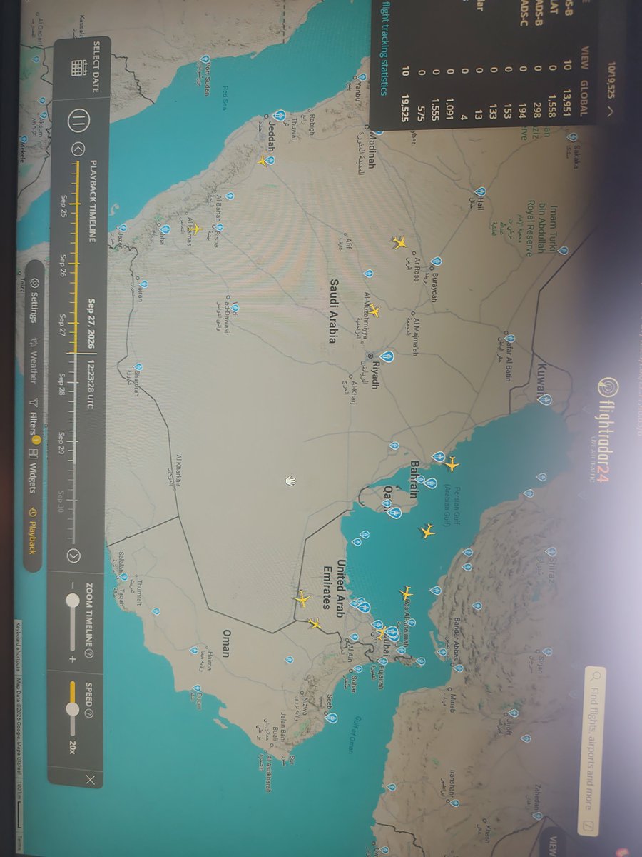 SAUKKJS's tweet photo. @EdyCohen والله من الغباء الي فيك، نفس الموقع ونفس التاريخ ، حددت السعودية و الامارات، ورحت لمنتصف اليوم. ويمديك تشوف ١٠ طيارات رايحة من كل مدن السعودية الامارات في ذيك الساعه ( لسا ما حسبت لك بداية ونهاية اليوم واليوم كامل).

وانت رحت جبت طيارة عسكرية مغربية بوقت ؟ 😭 https://t.co/NFdoBLxrlq