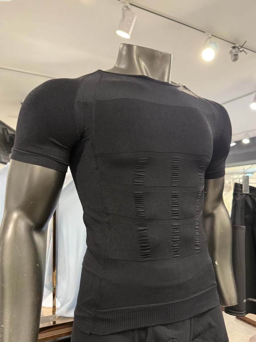 bodymakernagoya's tweet photo. しっかり体を引き締めたい方に「BM・FIX スーパーコンプレッション ハーフスリーブ4」がおすすめ!加圧ラインが姿勢を正して体幹・インナーマッスルにアプローチ!😤
お値段¥1,100(税込)で販売中です!!😁
https://t.co/LqU9uSSQnW
#BODYMAKER #コンプレッションウェア https://t.co/DDHyegZYyG