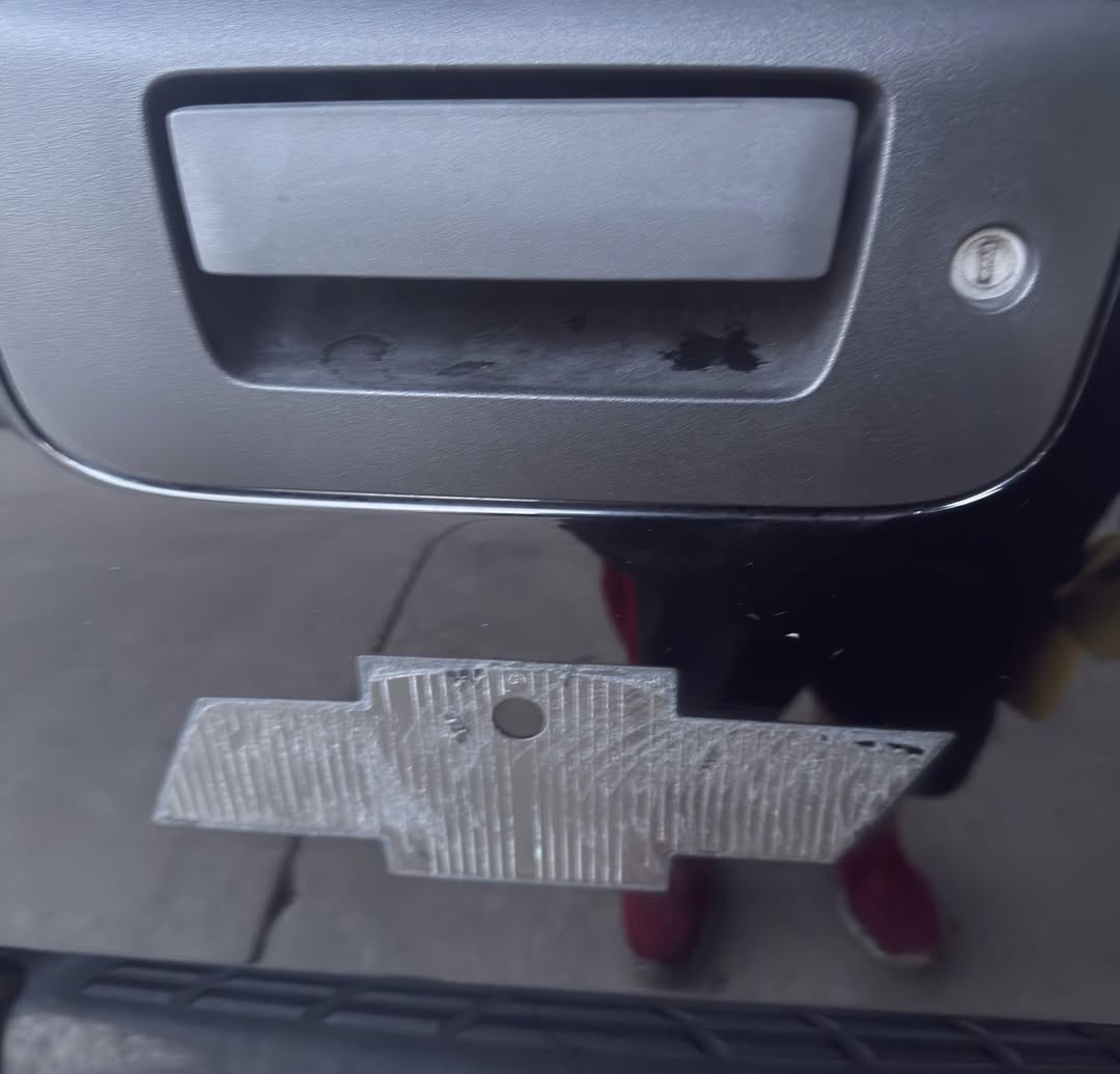 skitllesjack's tweet photo. Polished my truck today and restored the tailgate handle trim. https://t.co/PhLrm8EBrt