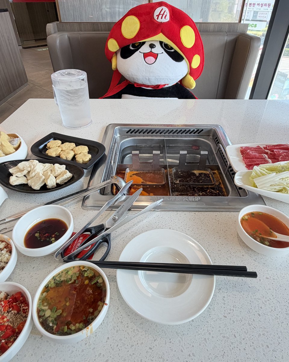 sangS2ang's tweet photo. 혼하딜 하러 하이디라오 부천점 또 왓는데요
여기 오면 차백도 없으니까 
달차를 꼭 시켜머그셈 제발 상상이소원 https://t.co/MGaIMlIC2D