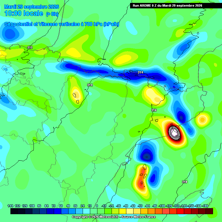 alexmegapc's tweet photo. Bon dia!! Ja tenim les primeres precipitacions, on de moment destaquem els 30 l del Pantà de Siurana. Al llarg del matí, tenim una situació de pluges que poden ser torrencials e irregulars, sobretot litoral i prelitoral, des de comarques tarragonines, però atenció especial al sector NE des de costa central i costa nord que és on sembla hi haurà més números. Tenim un solc que ens travessarà al llarg d'aquest matí portant-nos aire fred en altura i en superfície vent de SE (xaloc) carregat d'humitat. Especial atenció tot el matí fins al migdia, a la tarda el vent de SW en altura s'imposarà i les precipitacions agafaran punts del Prepirineu i Pirineu i punts de l'interior. Avui la temperatura baixarà més clarament. #meteo