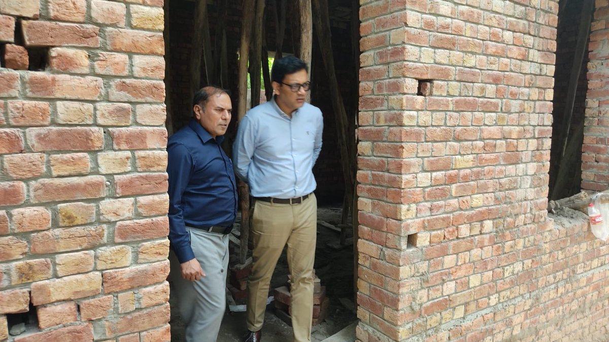 commissionerlhr's tweet photo. Commissioner Lahore Nauman Yousuf visited Government Elementary Girls School Samanabad, Girls High School Shadman, and Wahdat Colony.He reviewed the ongoing development work aimed at improving school infrastructure. The CEO of the Education Authority Lahore provided a detailed briefing during the visit.
“New classrooms and additional washrooms are currently being constructed in 73 schools across Lahore.Chief Minister of Punjab is focused on promoting contemporary education and upgrading the infrastructure of public schools, stated the Commissioner Lahore.”

@MaryamNSharif @GovtofPunjabPK @Marriyum_A @AzmaBokhariPMLN @CS_Punjab
