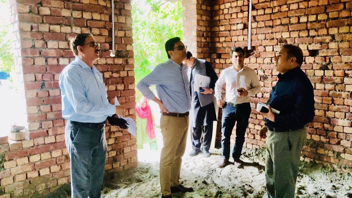 commissionerlhr's tweet photo. Commissioner Lahore Nauman Yousuf visited Government Elementary Girls School Samanabad, Girls High School Shadman, and Wahdat Colony.He reviewed the ongoing development work aimed at improving school infrastructure. The CEO of the Education Authority Lahore provided a detailed briefing during the visit.
“New classrooms and additional washrooms are currently being constructed in 73 schools across Lahore.Chief Minister of Punjab is focused on promoting contemporary education and upgrading the infrastructure of public schools, stated the Commissioner Lahore.”

@MaryamNSharif @GovtofPunjabPK @Marriyum_A @AzmaBokhariPMLN @CS_Punjab