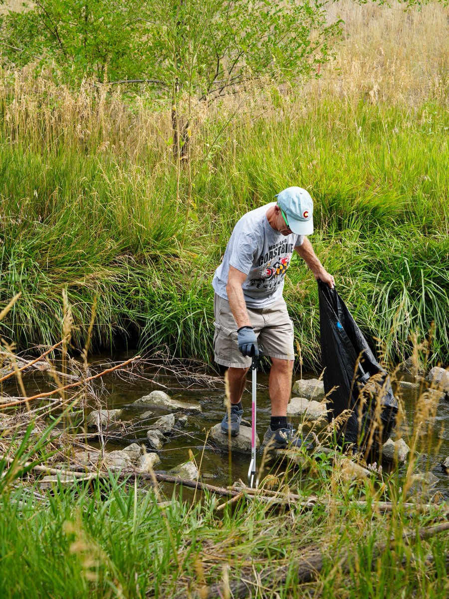 DenverZoo's tweet photo. Yesterday was #WorldRiversDay! Rivers aren't just beautiful, they're lifelines. Healthy waterways support countless species, sustain ecosystems, and connect our communities to the natural world we're all working to protect. 

Every piece of trash removed is a win for wildlife. Every river cleanup makes a difference. And every cleanup brings us one step closer to the cleaner, healthier Colorado we all want to see.  

#WorldRiversDay #RiverCleanup #DenverZooConservationAlliance #SavingWildlifeTogether #ProtectOurWaterways