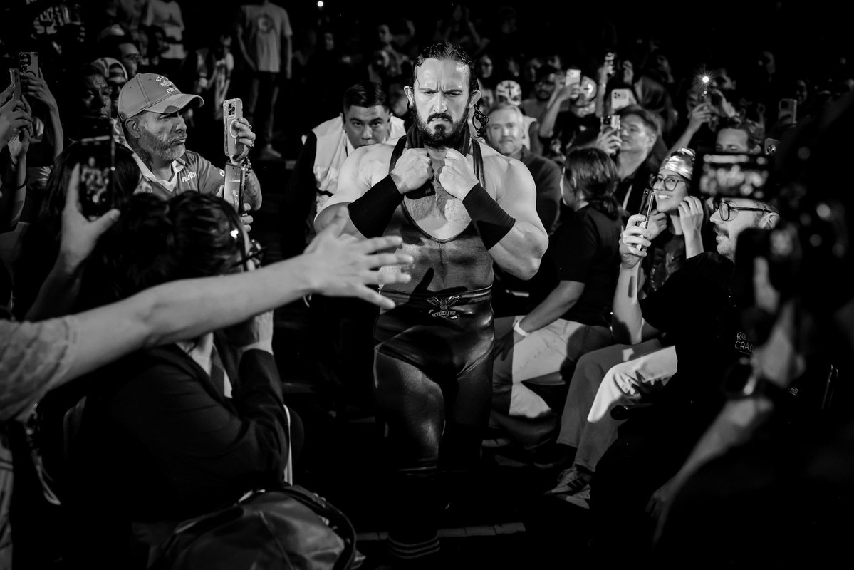 CMLL_OFICIAL's tweet photo. PAC en la Arena México. 🕊️

Una galería para recordar su última presentación en La Catedral de la Lucha Libre.

📸 https://t.co/e252W3rA0g

▶️ Revive PAC vs. Máscara Dorada, lucha completa disponible gratis en nuestro canal de YouTube.
https://t.co/ezWkqk2Xzq https://t.co/8sOlcoqmc7