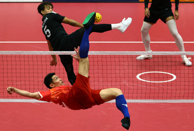 ArchiveInt's tweet photo. The title in men's Regu still belonged to Thailand after beating regional rivals Malaysia in a rematch from the 2022 final, winning at the scores of 15-9, 15-8 to secure the gold.

🥇 🇹🇭 Thailand
🥈 🇲🇾 Malaysia
🥉 🇵🇭 Philippines
🥉 🇻🇳 Vietnam

#AichiNagoya2026   #ImagineOneAsia https://t.co/qss5eLfYL6