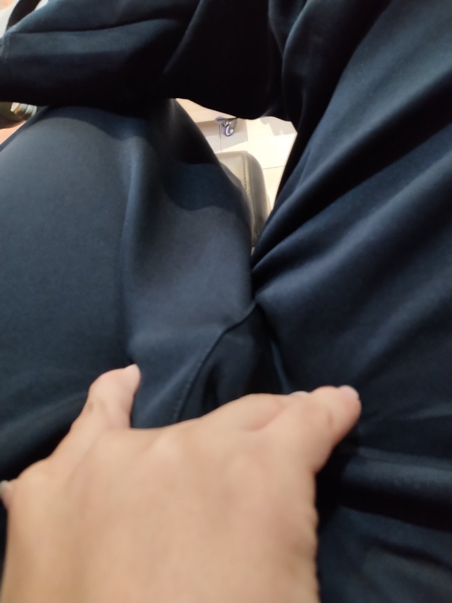 XuanZai6667778's tweet photo. -兄弟，你怎么都不和我们一起上厕所啊
-诶你下面戴的什么玩意
-！没…没什么…你看错了
-…来把他裤子给我扒了看看是什么
… https://t.co/zVB1xyrt90