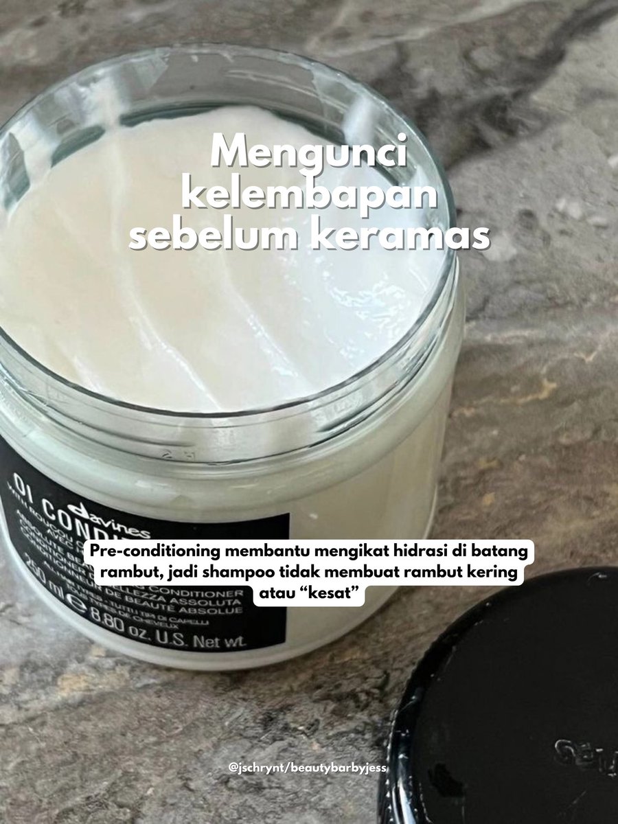 _jschrynt's tweet photo. Mengunci kelembapan sebelum keramas
Pre-conditioning membantu mengikat hidrasi di batang rambut, jadi shampoo tidak membuat rambut kering atau “kesat” https://t.co/ASX2A8frb1