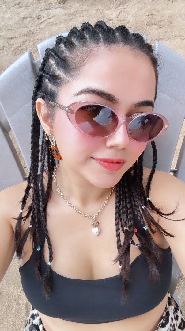 Soha0070's tweet photo. Wild hair, cool shades, calm soul. 🦋 https://t.co/IAQpFPi50R