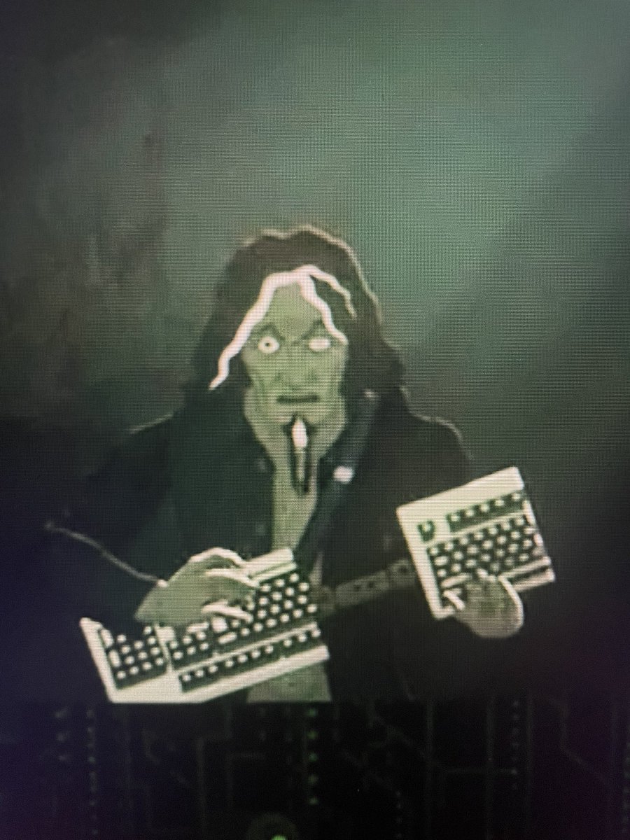 iwantsocks_c's tweet photo. Keyboard warrior + forum user + old man + ratio + ugly + the boot medium style
#magnushammersmith https://t.co/MdgvbP8zhi