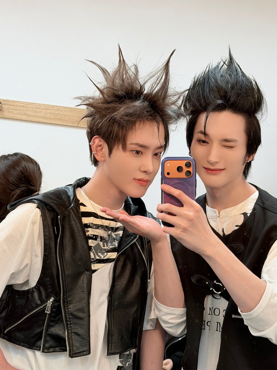 XODIAC_MEMBERS's tweet photo. [#현식] 

범수킴 생일 축하해 🎉🎉🎉🎉🎉🎉🎉🎉🎉🎉🎉🎉🎉🎉🎉🎉🎉
지금처럼 추억 많이 만들고 
행복하게 지내보자 🥳🥳

#XODIAC #소디엑 #HYUNSIK #현식 https://t.co/2fcYygJVhf