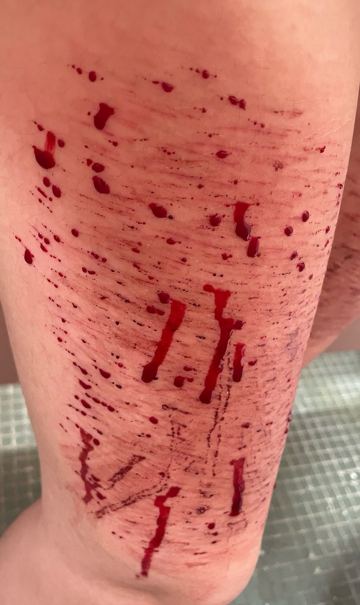 zeroL00hate's tweet photo. today sfx makeup 
these are fake
#sfxmakeup
#makeup
#fake https://t.co/yIKar2BpBX