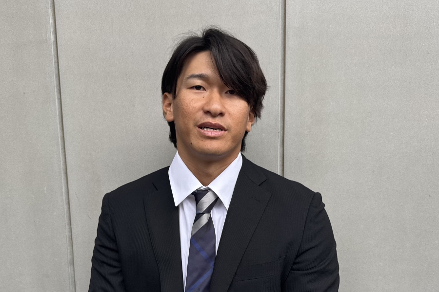 bay_fullcount's tweet photo. 来季の契約を結ばないことが発表された井上絢登外野手

「3年間、球団の方々、監督、コーチ、スタッフの方々への感謝の気持ちがあります。その中で結果を残せなかったという悔しい気持ちでいっぱいなので。まだやり切れてない部分があるので、もう一度自分のバッティングを磨いて、今年挑戦できなかった内野にもまた挑戦していきたいと思っているので、最後まで全力で頑張りたいなと思っています」

#baystars