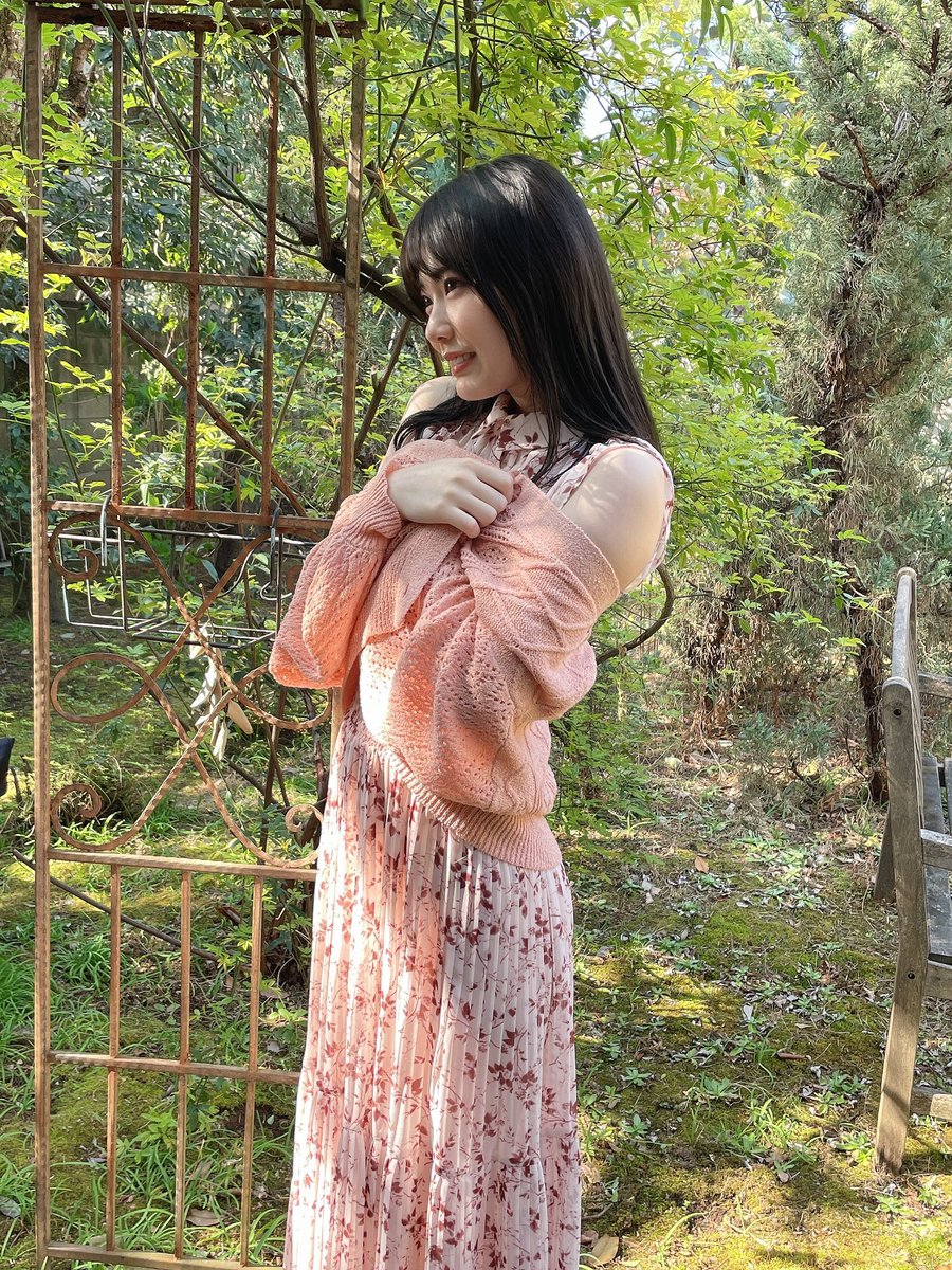 bJ3sK's tweet photo. この肩を上げた感じの石川澪ちゃん、可愛いな
#石川澪 https://t.co/RzS28zUytB