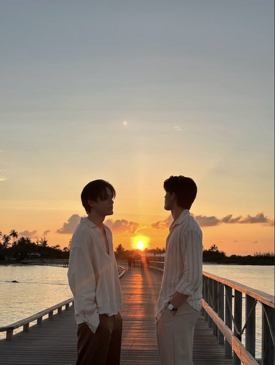 Getoffme_JG's tweet photo. their maldives honeymoon https://t.co/Pfds27gzMa