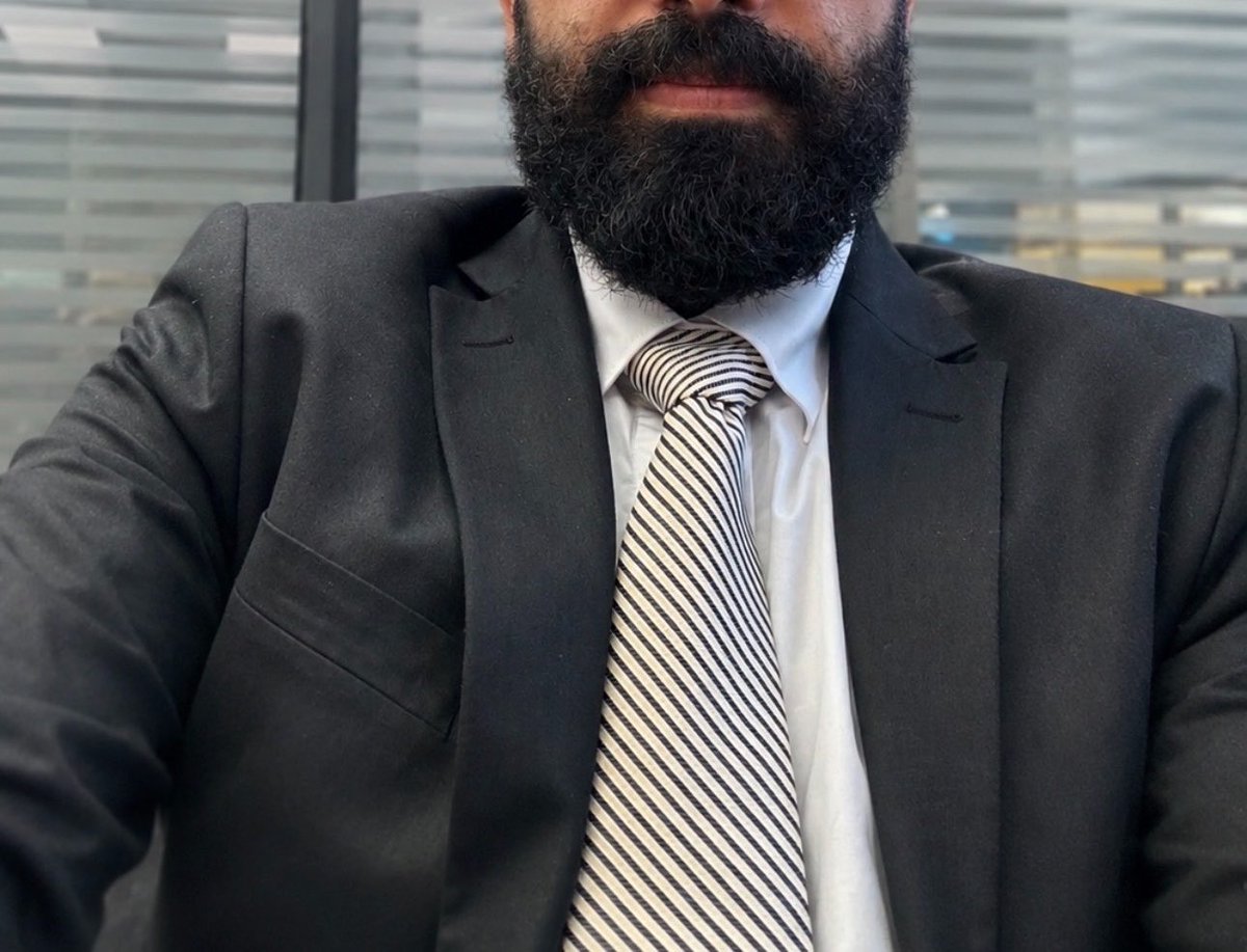 karakurt_00's tweet photo. Rt🔄
Seni kötü günlerinde kucağıma alıp yavaşça sarılır, huzurla öperim. Kıllı göğsümün üzerine yatırır, kalp atışlarımı dinletirim sana.
Çünkü gerçek bir bağ, sadece güzel günlerde gülmek değil; zor zamanlarda da yan yana kalabilmektir. Oysa sadece eğlenmek.çok kolaydır. https://t.co/IqbFAgYmXz