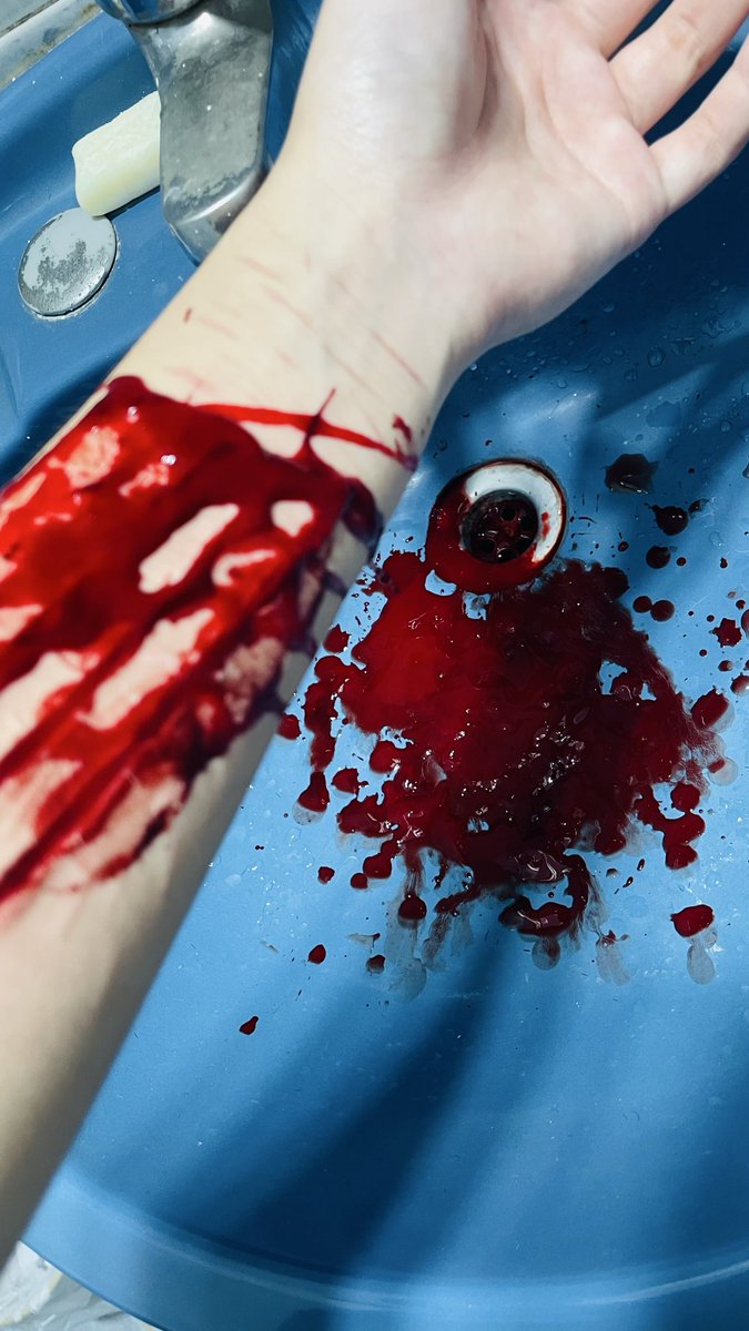 chanchanpilin's tweet photo. otrooo :3 #selfharm #shtwt #xd https://t.co/ZMdiHq6SDk