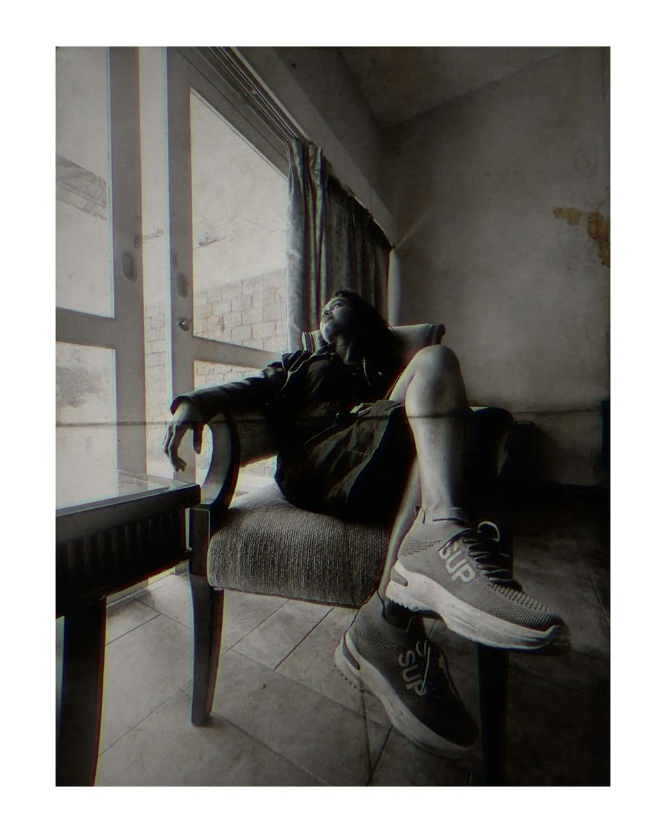 JayBozzone's tweet photo. Inside good hearts, it rains the most. Credit: Issac https://t.co/hdnlvGCFFV