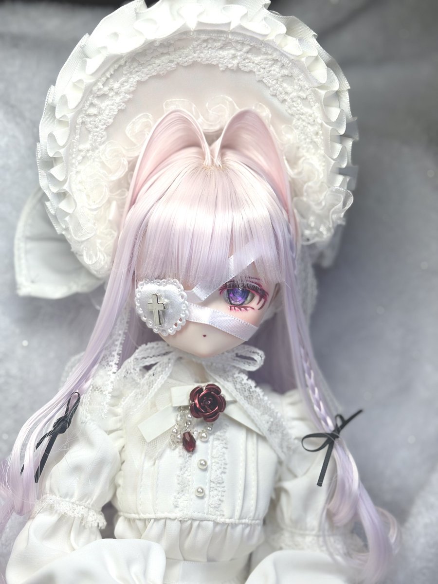 p_e_e_pp's tweet photo. 新しい子をヤフオクに出品しました〜！DDH27番眼帯ちゃんになります✨️
おめめがキラキラしておりとても綺麗なのでぜひご覧下さいませ！

いいねRTして頂けると嬉しいです🙇‍♂️どうぞよろしくお願いします(⁎ᴗ͈ˬᴗ͈⁎)

URL▶︎▶︎ https://t.co/d1qHTGOowW

 #ドール  #すいれんっ子 https://t.co/wWmtYYG0CR