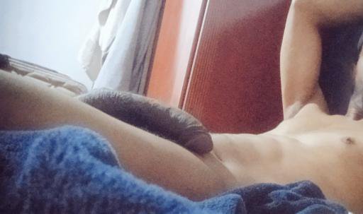 Mickey12mousee's tweet photo. Con ganas d una buena orgía. Dígame cuánta nueva por favor https://t.co/ukKigtOfbR