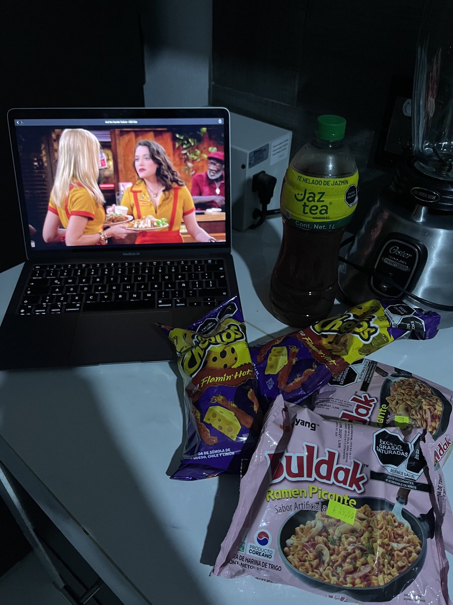 raflores_av's tweet photo. 2 broke girls https://t.co/4FaV08czYa