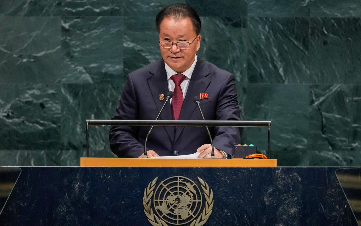 hoshusokuhou's tweet photo. 【悲報】北朝鮮、国連で日本を「敵国」と名指しｗｗｗｗｗｗｗｗ
・キム外務次官「日本はA級戦犯！防衛力強化は世界平和への挑戦！」
↓
■キム外務次官の一般討論演説（要約）
・「日本は敵国だ」
・「日本はA級戦犯だ」

・「旧敵国条項の削除要求は、恥ずべきことでばかげている」
・「日本は国連憲章を恥ずべきほど無視している」

・「日本の野心は、敗戦国としての義務に完全に反する」

・「日本の防衛力強化は、地域全体に戦争の暗雲を漂わせている」
・「長距離攻撃兵器の開発は、世界平和への重大な挑戦だ」

ついに直球で言ってきて草ｗｗｗ

「敵国」って言われた以上、こっちもガチの国防モードに切り替えないとアカンな。

こんな怖い国が近くにあるんだから、日本は平和ボケしてる場合じゃないね。