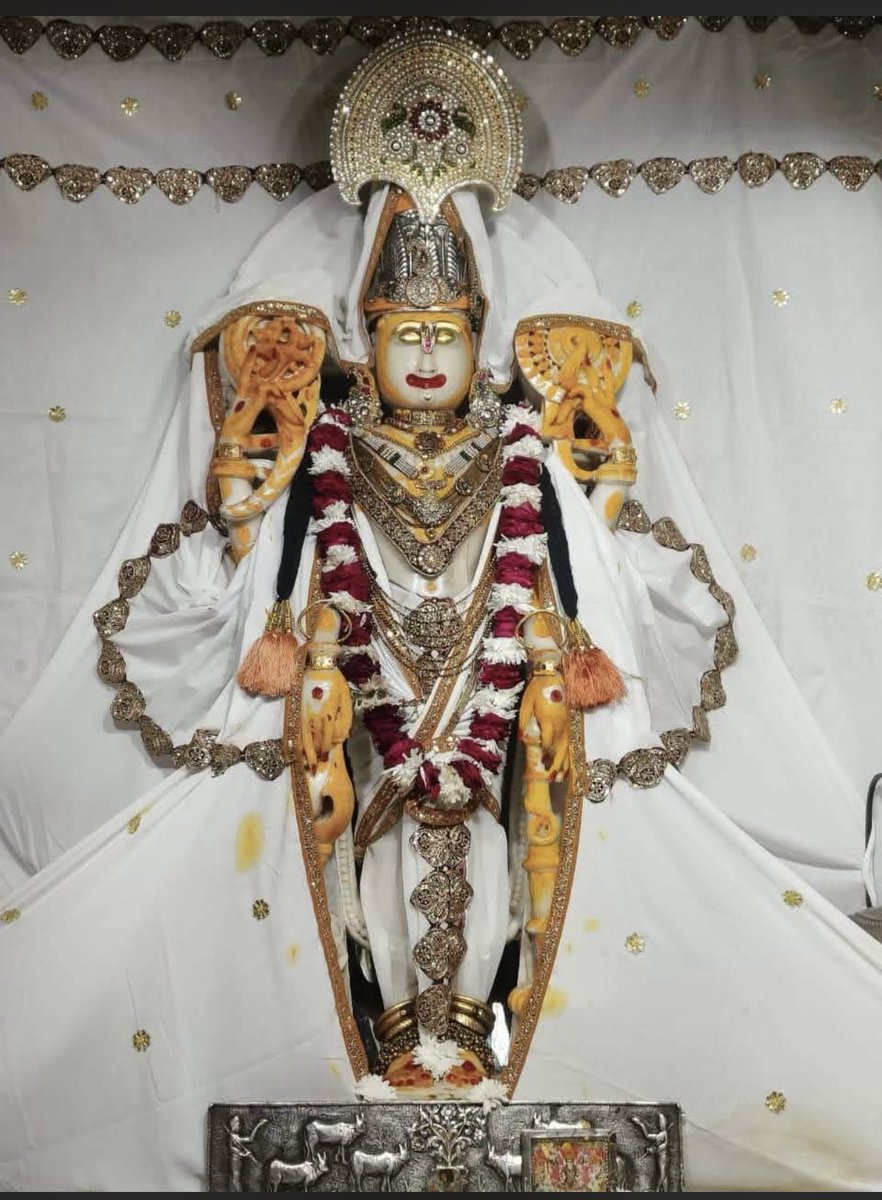 Sunil_Congress's tweet photo. 🌹🙏🏼 जय श्री कल्याण 🕉️ 🌹
🔱⚜️ 29 सितम्बर 2026🌸
🌷🌹दिन मंगलवार 🌸🌺
💐💐रौद्र संवत्सर 2083💥🌞
💐 आश्विन कृष्ण तृतीया श्राद्ध 🌸🌺डिग्गीपुरी श्री कल्याण जी महाराज श्रृंगार झांकी दर्शन 🌺
 श्री कल्याण जी महाराज की कृपा आप सभी पर सदैव बनी रहे 🌹🌹🙏🌹🌹 https://t.co/SbtIOMQ5PC